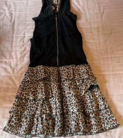 glp熊耳豹纹连衣裙全新 感兴趣的话点“我...