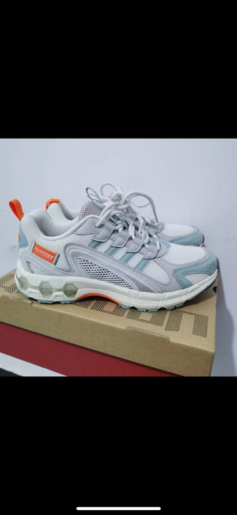 乔丹跑鞋 37.5码 某品买的 舒适透气 ...