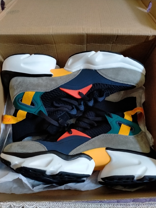 乔丹春秋款男运动休闲鞋,42码,全新有原盒...