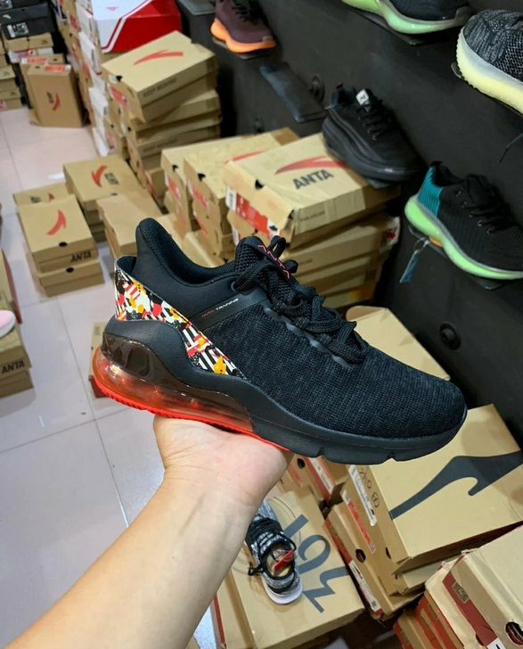 全新安踏女气垫跑鞋全黑,码数35.5/36...