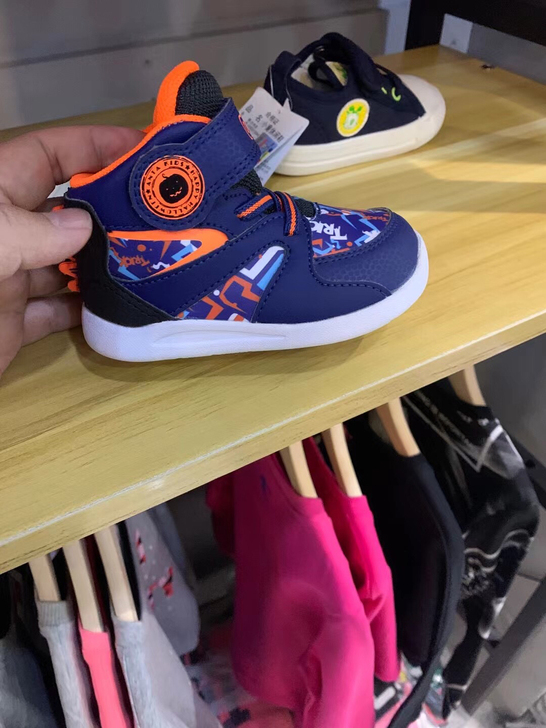 特价59，原价219的安踏鞋子。尺码21，...