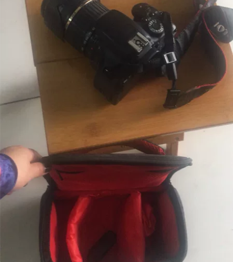佳能600D、当时买5千买的、3千配的镜头...