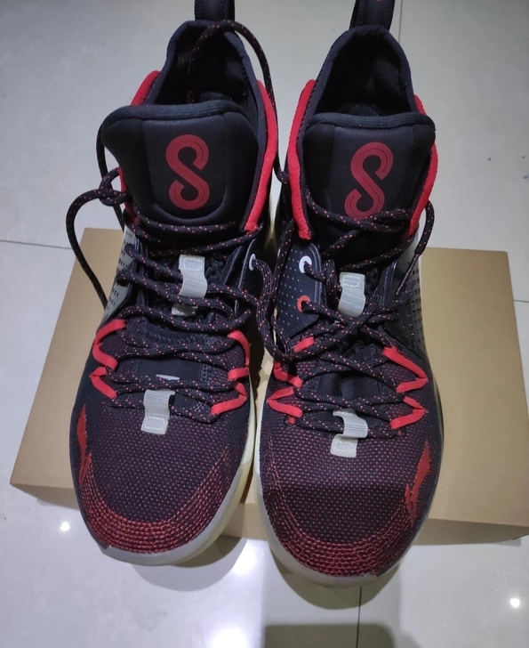 李宁音速8,43码,成色不错!