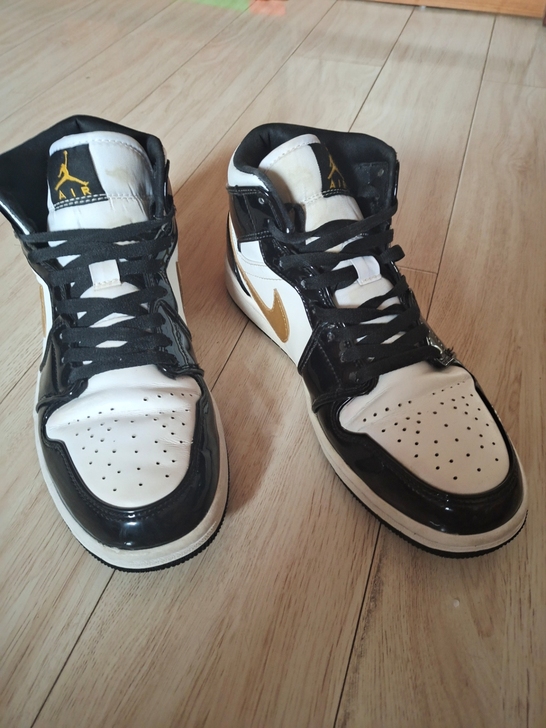 43码乔丹高帮纯皮板鞋
