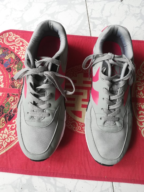 48码乔丹运动鞋 无瑕疵 八成新 全国...