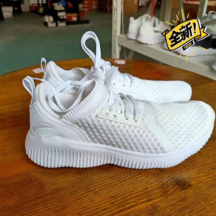 安踏女款36码，夏款，鞋子特别轻巧，尺码偏...