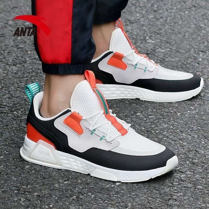 安踏男款拒绝平庸跑步鞋，原价399，现在1...