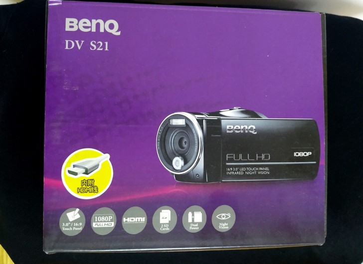 DV摄像机一台，行车记录仪一台。功能正常，...