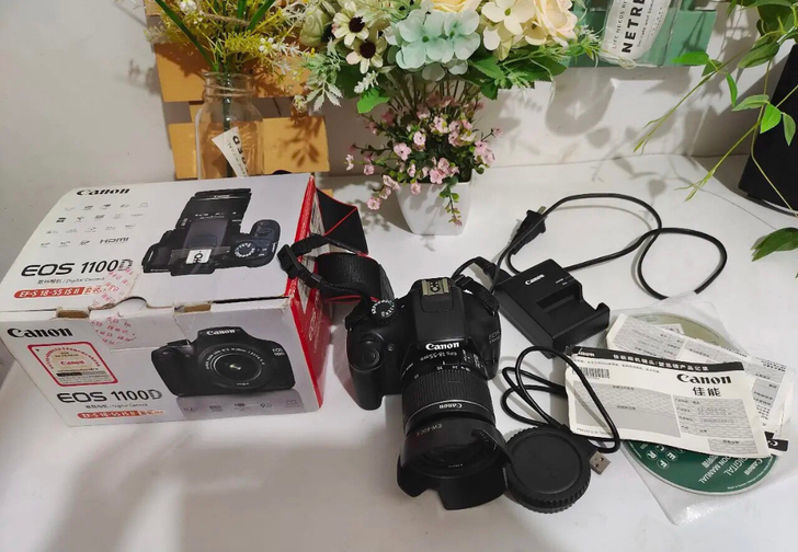 佳能1100d单反相机92新左右，无拆无修...