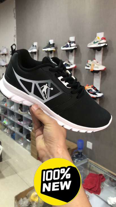 全新 乔丹皮面运动鞋原包装吊牌都在
