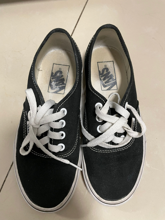 VANS女板鞋 黑色 35码 6成新 包邮
