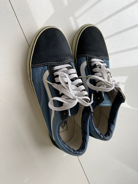 Vans板鞋，43码，成色如图，闲置很久，...