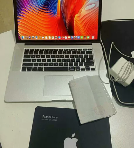 急转男朋友给我买的i7顶配MacBookP...