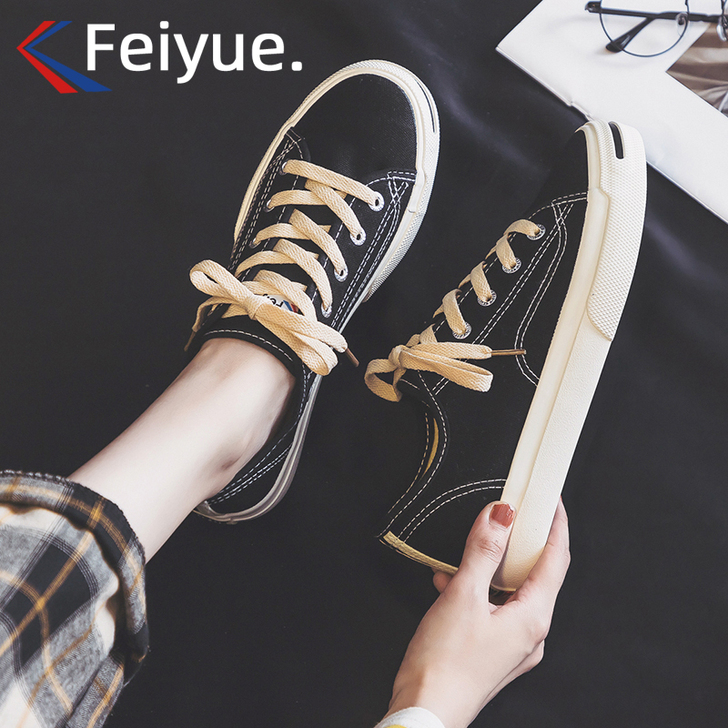 飞跃 帆布鞋，35码，鞋子偏大，我本来穿3...