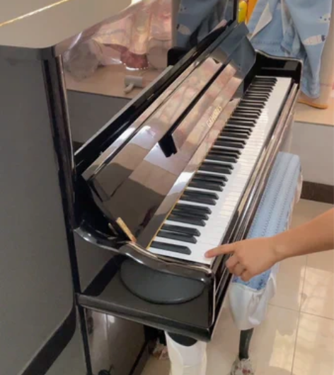 歌华仕钢琴。用了2年 小孩现在六年级,没时...