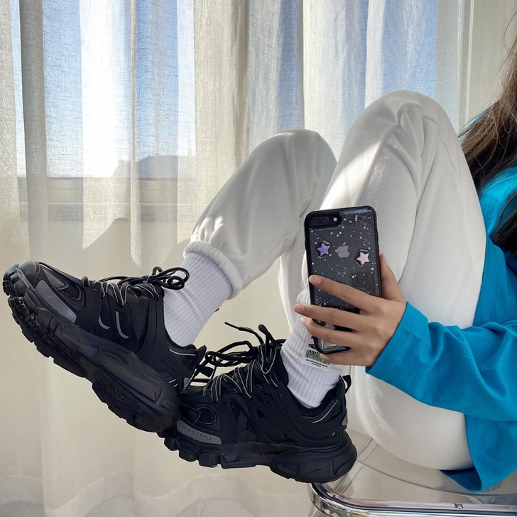 urYsn 黑色低帮鞋