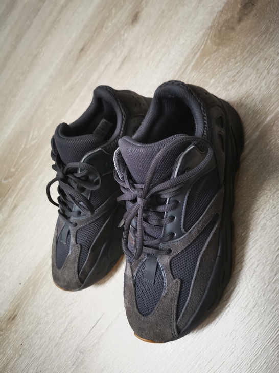 gik yeezy 椰仔700 yeezy...