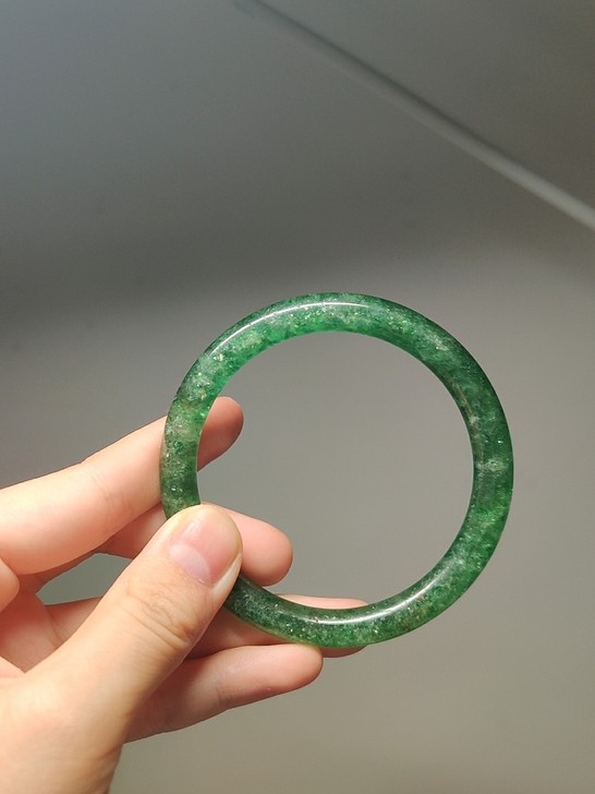 绿草莓晶手镯，圈口55.7，卡7##amp...