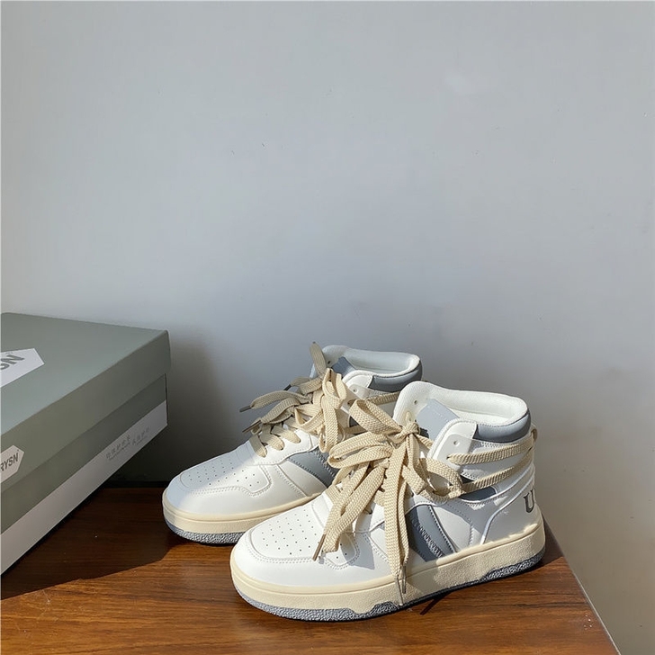 日系板鞋学生款高低帮都有低价出售