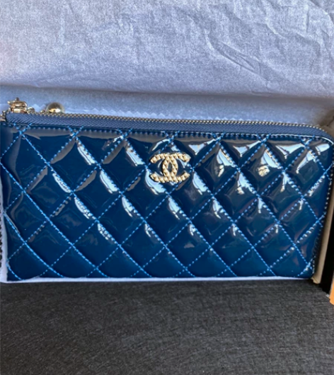 女士钱夹，尺寸差不多20cm*10cm。 ...