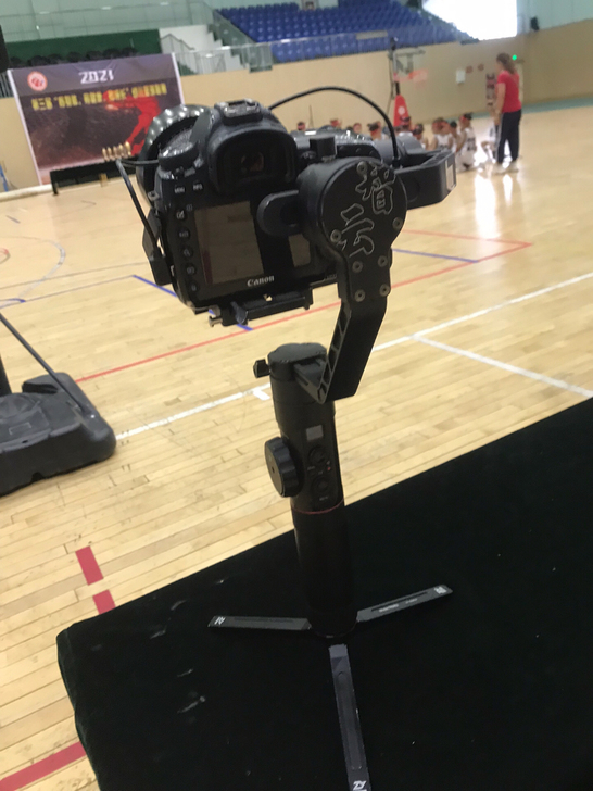 自己用的智云2稳定器，不干摄影了，现在出售，