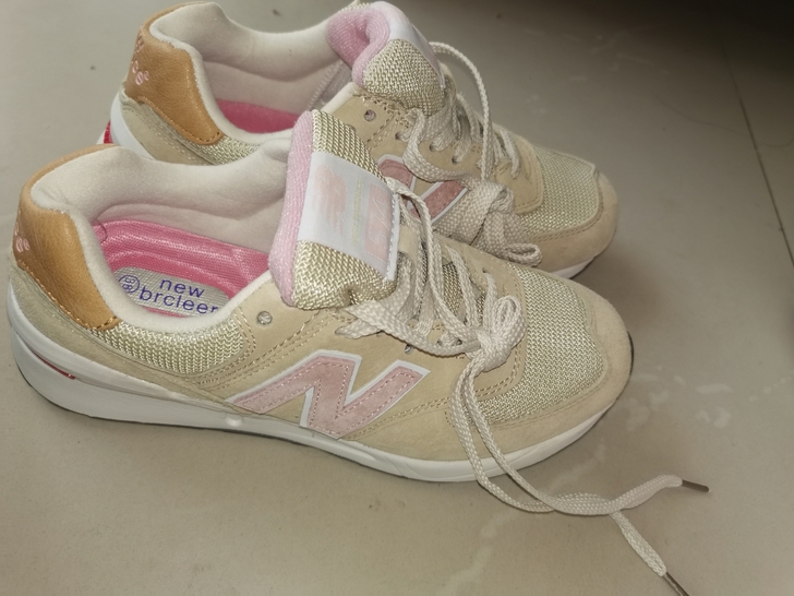 新百伦女士秋冬运动鞋，38码，偏小，适合3...