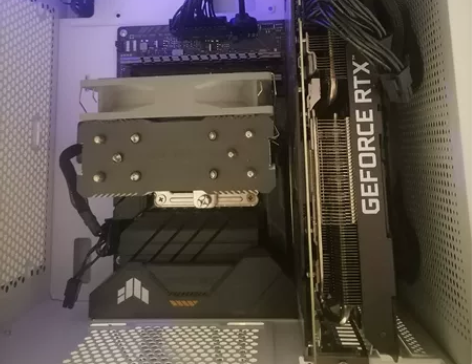 急出！可议价！这个主机是今年9月多买的，用...