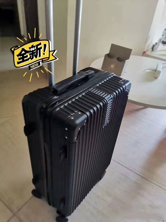 闲置出一个全新26寸大容量行李箱拉杆箱带密...