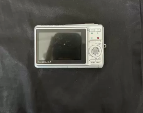 卡西欧Z77银色，成色新 720万像素，3...