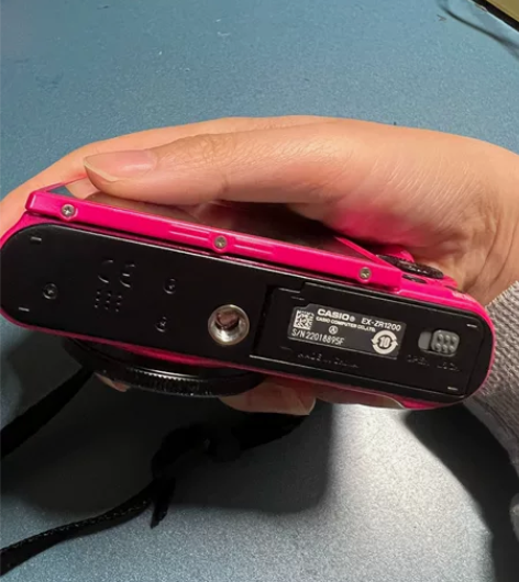 卡西欧zr1200，当时买来没用几次就压箱...