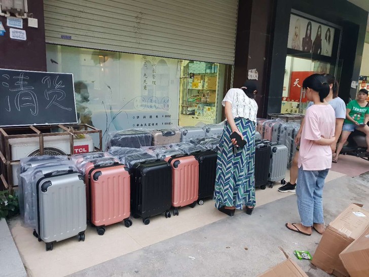 店铺不开了，行李箱清仓啦，登机箱20寸，拉...