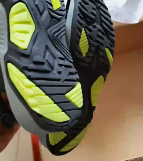 实体店买的特步儿童鞋，29码，内长17.5...