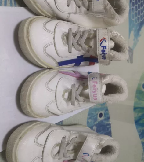 飞跃男女童鞋各一双,18一双,2双江浙沪包...