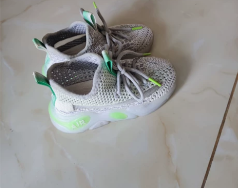 春夏款婴幼童男鞋一双 内长16.5cm，脚...