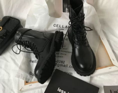 ins2020新款帅气马丁靴女秋冬季短靴英...