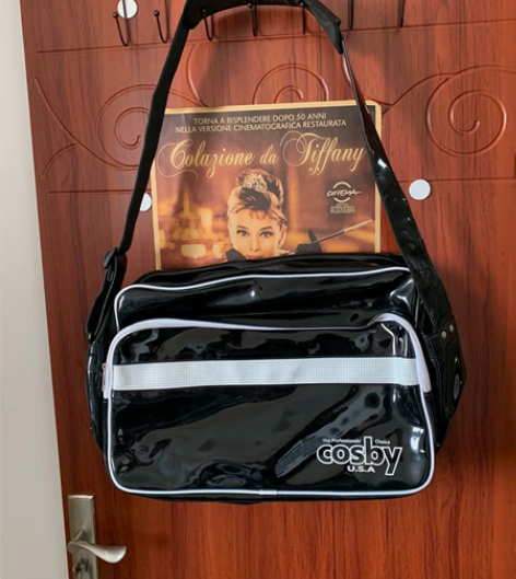 Cosboy中号黑色挎包 不退不换