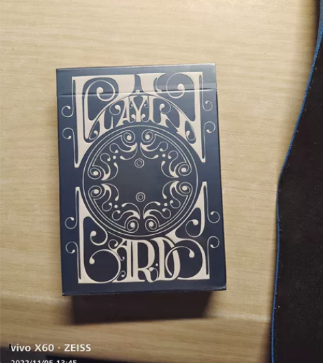 烟与镜v5 标价包邮 一角微瑕压边 基本上...