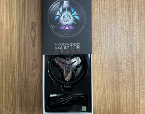 手机散热器 散热背夹 超好用的散热背夹 3...