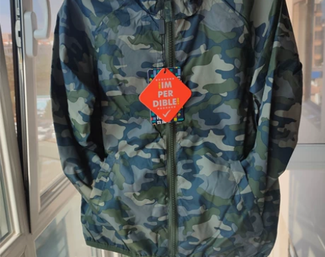 男童迷彩服带帽夹克外套,国外品牌代工全新正...