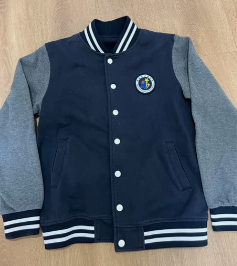 运动校服外套，低价出 感兴趣的话点“我想要...