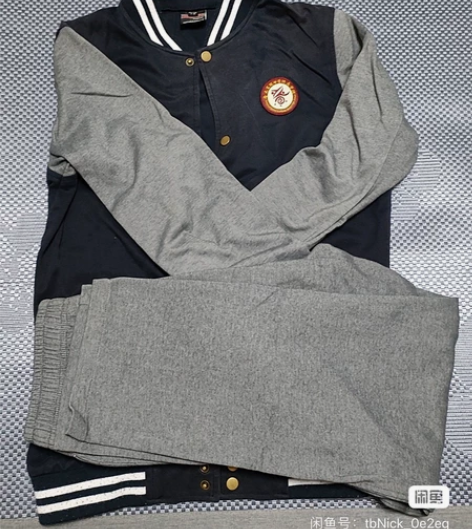 晋元校服，160码，两件衣服一条裤子 感兴...