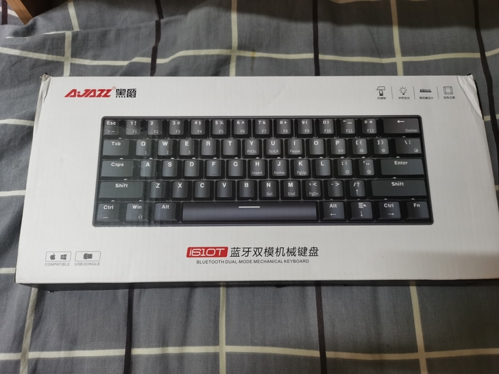 蓝牙机械键盘黑爵i610T