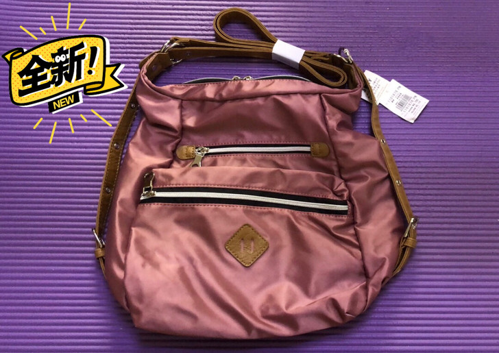 轻便多功能大容量女士双肩包,旅行包。