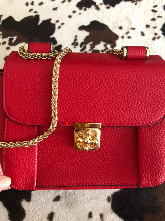 真皮链条包 结婚时朋友送的 一次没用过，吊...