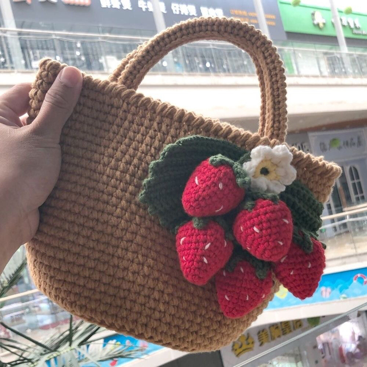 钩织草莓包