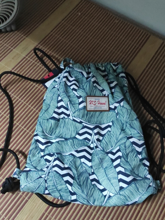 全新抽带小背包