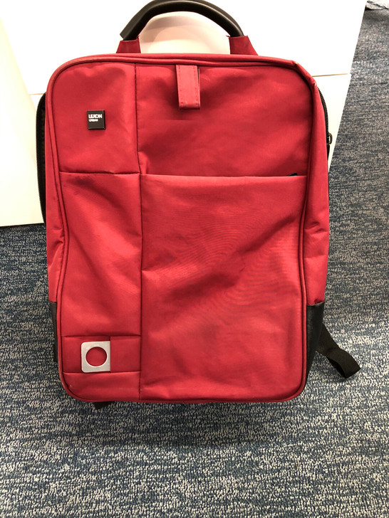 乐上双肩包,背过一阵子就闲置了。包包本身分...