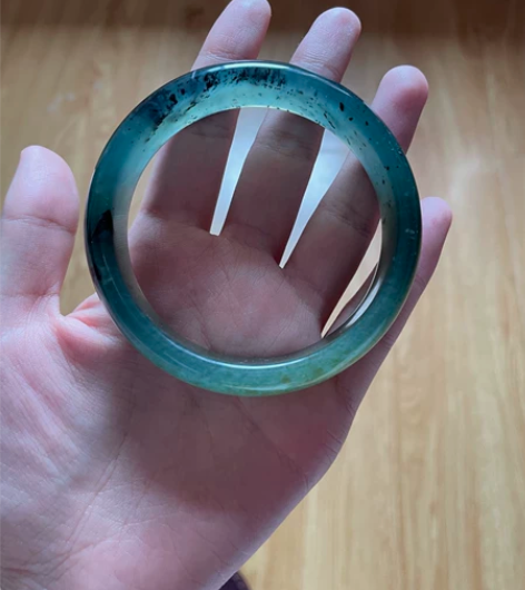 岫玉蓝水手镯，62口径，颜色超级美，像湖水...