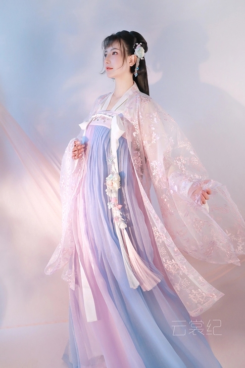 正品，  原价：228 现价：180 可刀...