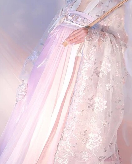 出  东月棠春樱   齐胸内六米摆s码无瑕疵